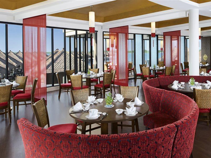 Avani Sepang Goldcoast Resort Kampong Bagan Lalang Kültér fotó The restaurant