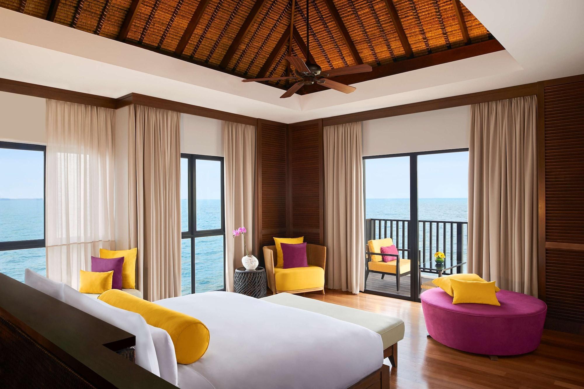 Avani Sepang Goldcoast Resort Kampong Bagan Lalang Kültér fotó A bedroom at the hotel